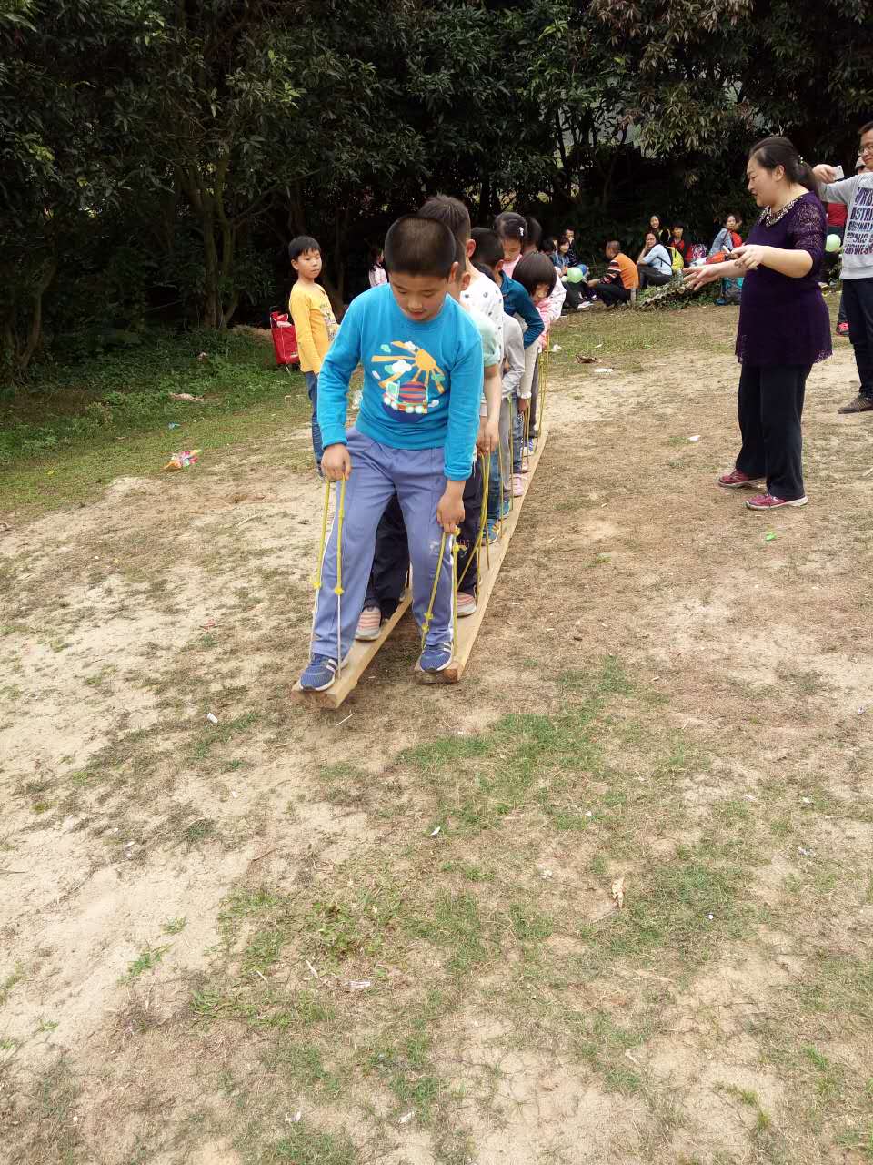 南頭城小學親子活動在深圳九龍山生態園圓滿成功